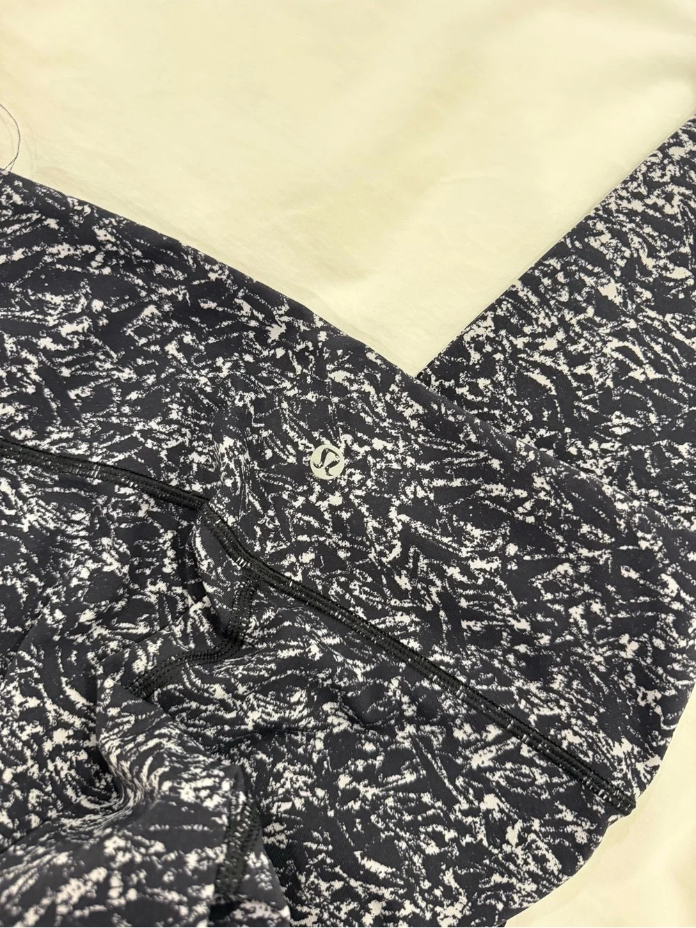 Lululemon Athletica Black & White Patterned Leggings